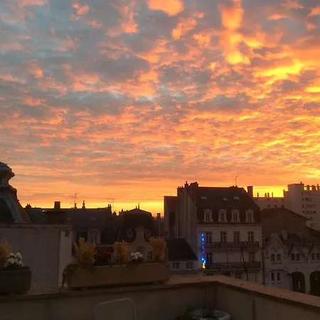 Apartment Eagles Nest - Studio W 15m Terrace - Hyper Centre Reims